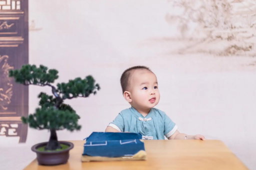 宝应县怀孕肚子中间凹两边凸